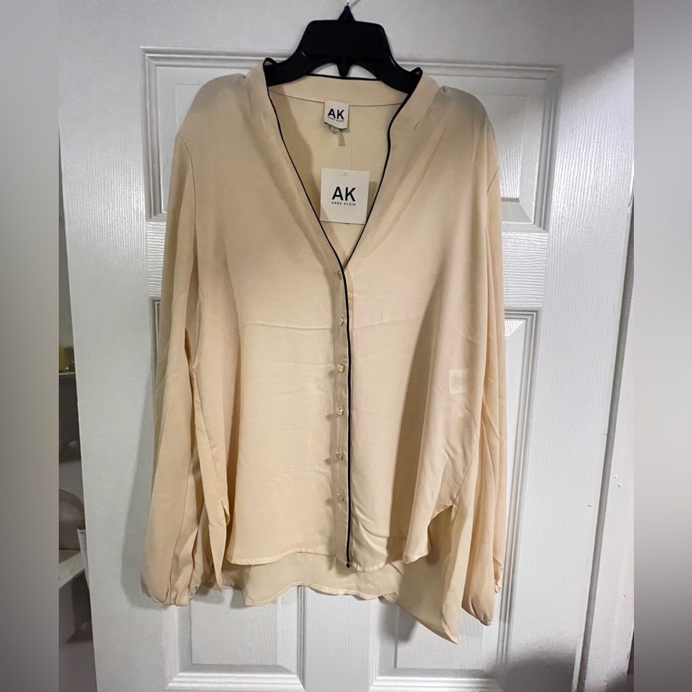 Anne klein beige Blouse size M